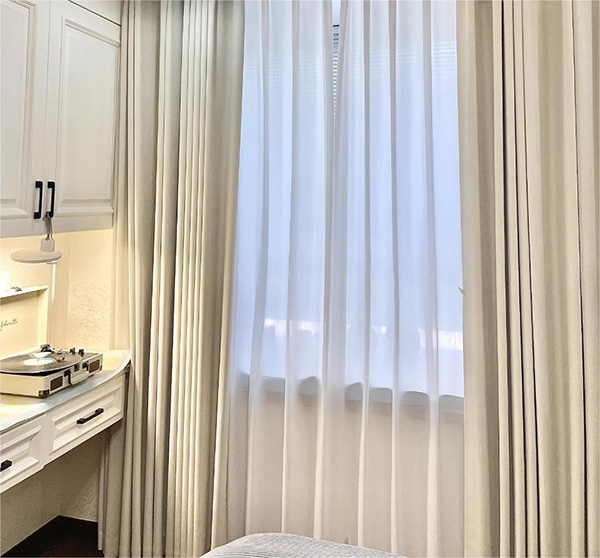 bedroom curtain.jpg